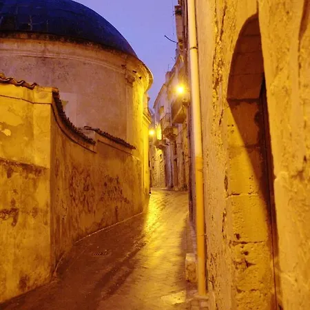 House With 2 Bedrooms In With Enclosed Garden And Wifi 12 Km From The Dom wakacyjny Vittoria